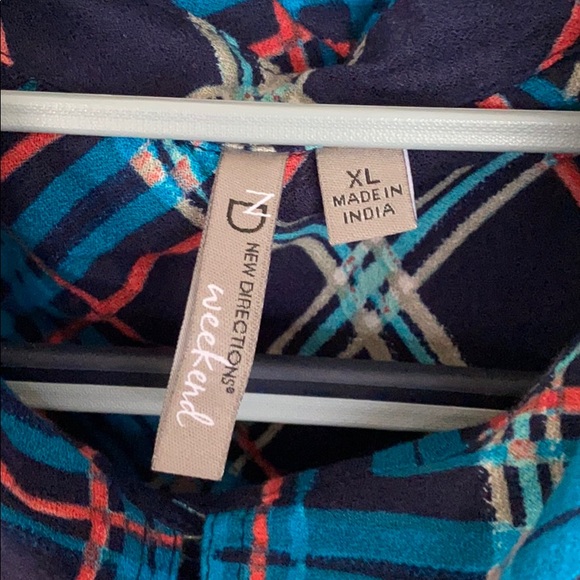 Ladies Top Long NWT Navy Plaid XL - Picture 3 of 3